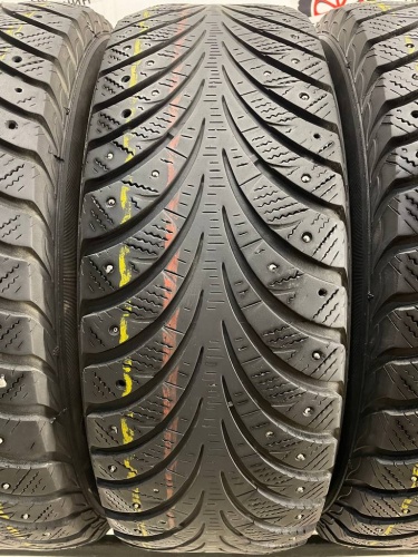 Sava Eskimo Stud R16	215/65