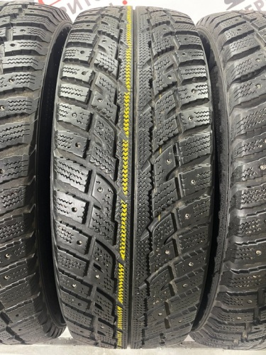 Kumho I'Zen RV Stud R16 225/70
