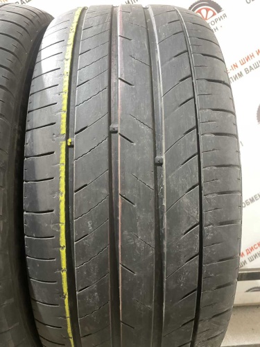 Kumho Ecsta HS52 R18 245/45