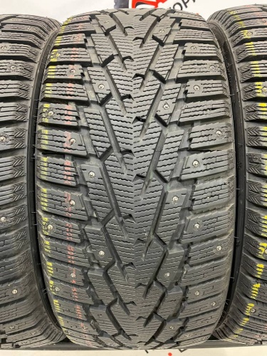 Delmax Ultima Ice R18	235/45