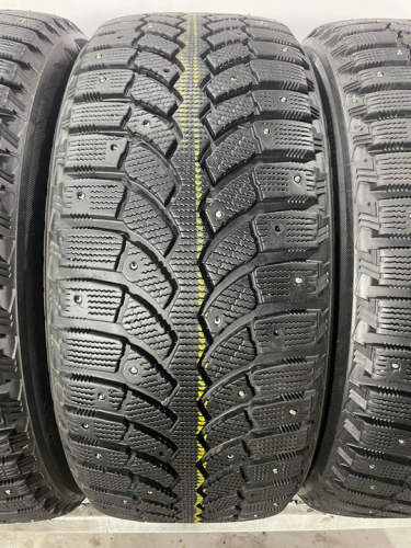 Bridgestone Blizzak Spike-01 R17 225/50