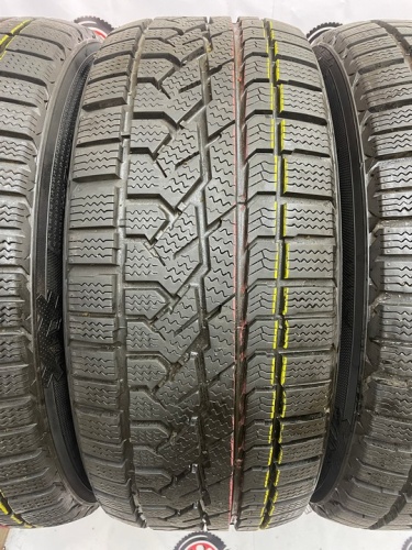 Kumho i*Zen RV Asimetric R17 255/60 100H