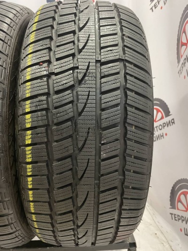 Windforce Snowblazer UHP  R17 215/45