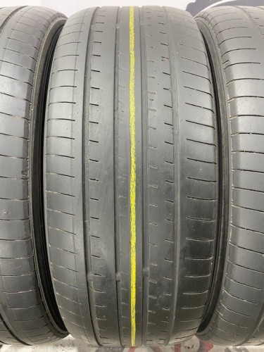 Yokohama Advan V61 R18 235/60
