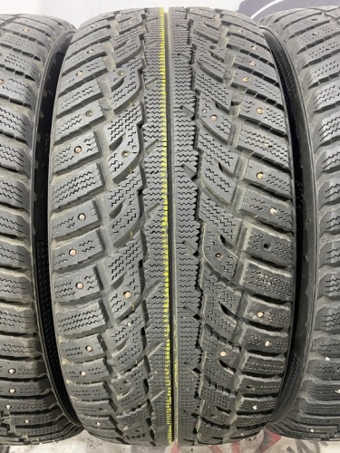 Kumho I'Zen RV Stud R18 255/55