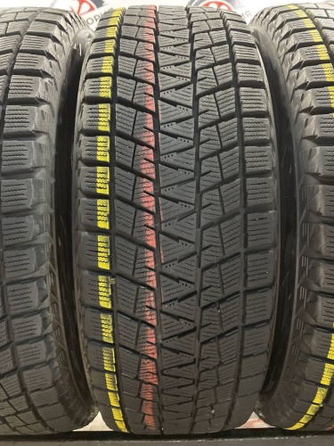 Bridgestone Blizzak DM-V1 R16 215/65