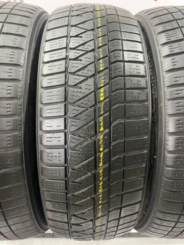 Kumho WinterCraft SUV WS71 R17 215/65