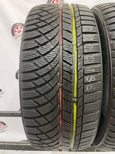 Kumho WinterCraft KW27 R18 245/45 100V Kumho WinterCraft KW27 R18 245/45 100V