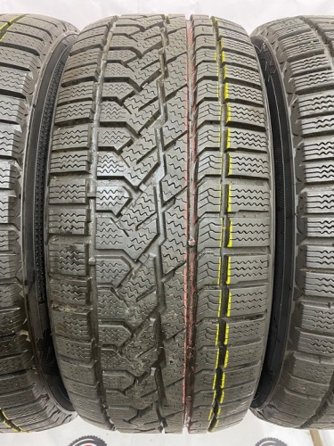 Kumho i*Zen RV Asimetric R17 255/60 100H