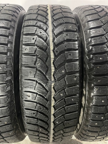 Bridgestone Blizzak Spike-01 R16 215/70