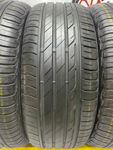 Bridgestone Turanza T001 R17	215/55