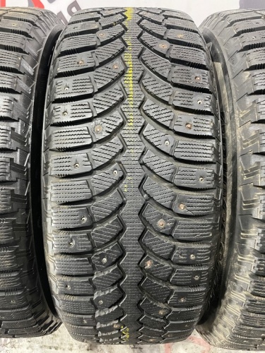 Bridgestone Blizzak Spike 01 R16 215/60