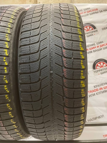 Michelin X-Ice XI3 R17	215/60