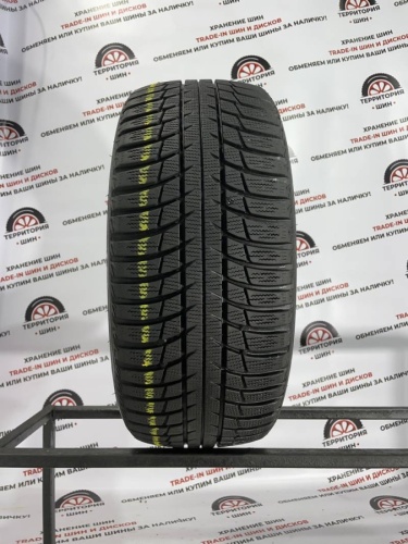 Bridgestone Blizzk LM001 2258/45 R17