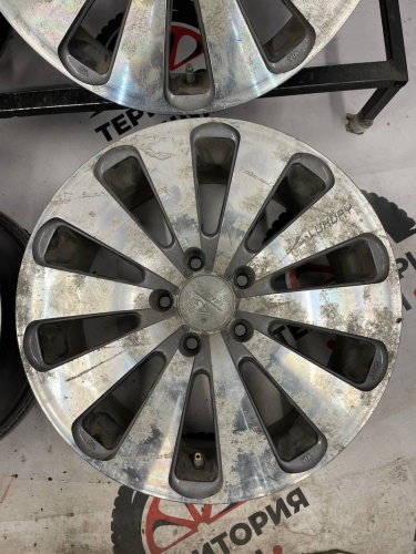 Литые  R17 5x114,3 ЦО67,1 ЕТ42 7J