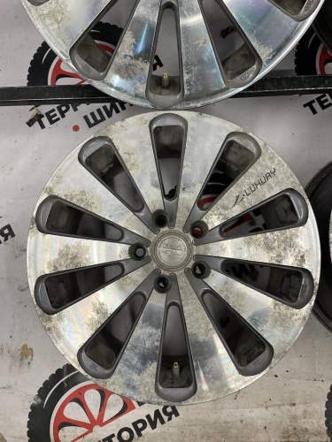 Литые  R17 5x114,3 ЦО67,1 ЕТ42 7J