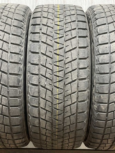 Bridgestone Blizzak DM-V1 R18 265/60