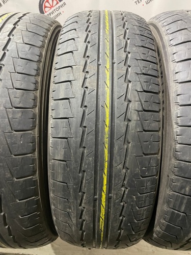 Kumho Road Venture ST KL16 R17 235/65