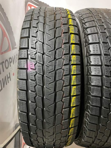 Yokohama Ice Guard GO75 R16 215/70