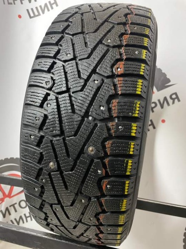 Pirelli ice zero studded R16 205/60.