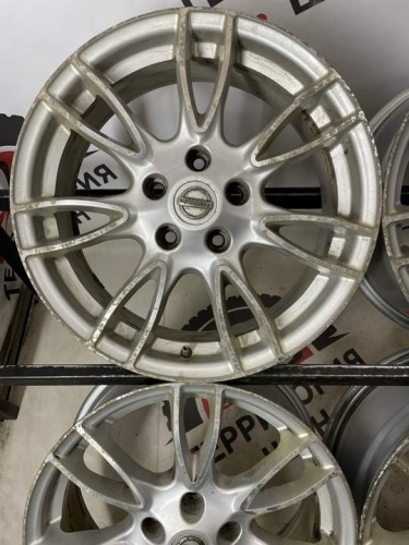Литье Nissan R17 5х114.3/66.1/ЕТ45/J7
