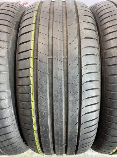 Pirelli Scorpion  255/45 R19