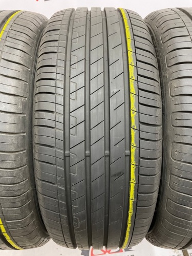 Goodyear EfficientGrip Performance R17 215/55 94V