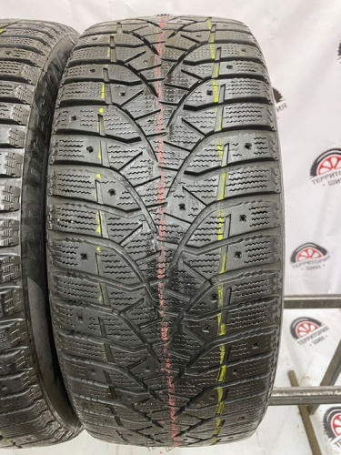 Bridgestone Blizzak Spike-02 245/45/19 102T