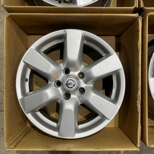 Диски литые Nissan R17 5х114.3 ET 45 66.1 6.5J