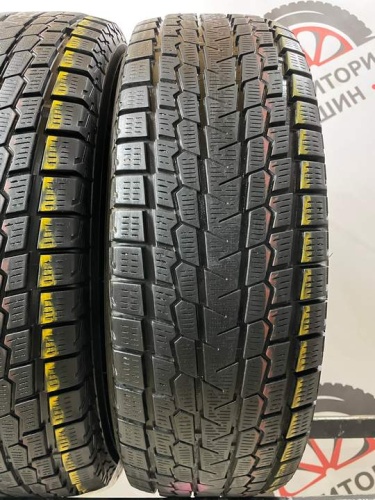 Yokohama Ice Guard GO75 R16 215/70