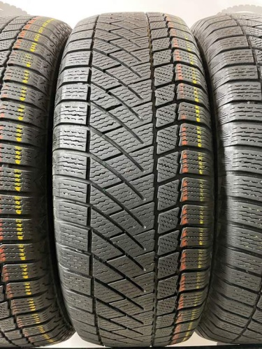 Continental ContiVikingContact 6 R17 215/65