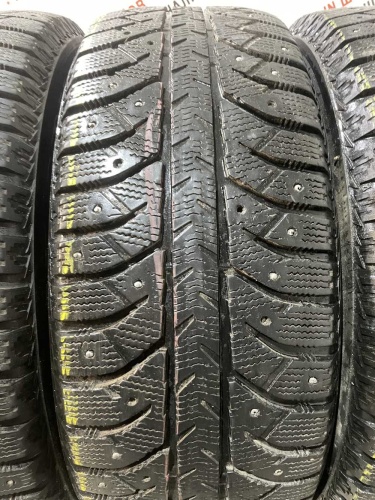 Bridgestone Ice Cruiser 7000 R16 205/60
