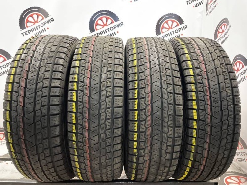 Yokohama Ice Guard G075 R16 215/70