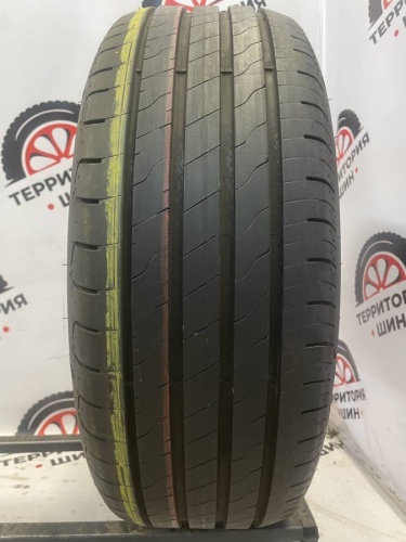 Goodyear EfficientGrip Performance 2 215/55 R17