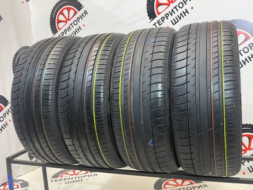 Triangle Sportex TH201 235/45/19