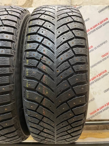 Michelin X-Ice North 4 R18	235/60