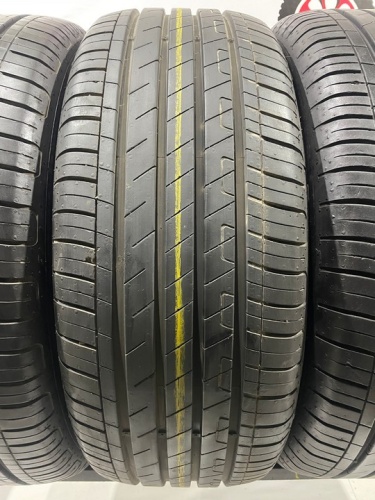 Goodyear EfficientGrip R17 215/55
