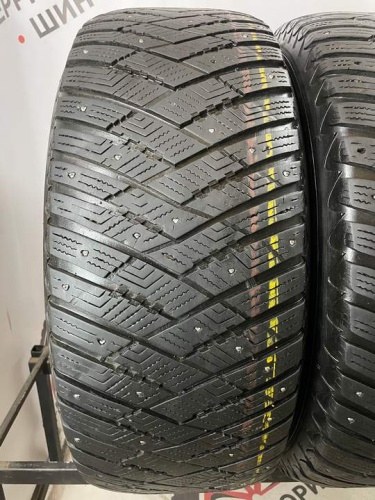 GoodYear UltraGrip IceArctic SUV 4X4 R18 285/60