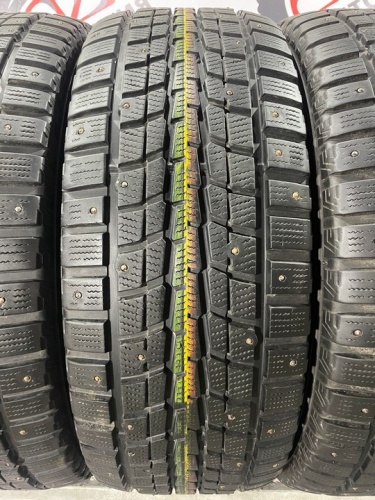 Dunlop SP Winter Ice 01 R18 285/60