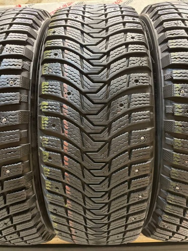 Michelin X-Ice North 3 R17	215/60