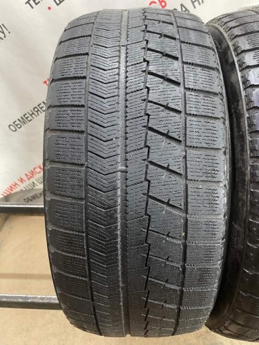 Bridgestone Blizzak VRX R17 215/50