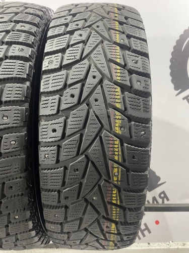 Dunlop Grandtrek Ice 02 R16 215/70