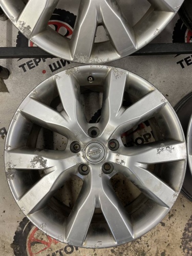 Литые NISSAN ориг R18 5х114.3 DIA 66.1 ET50 7J