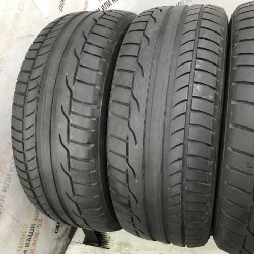 Dunlop Sport Maxx RT R17 235/55