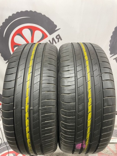 Goodyear EfficientGrip Performance R16 225/55