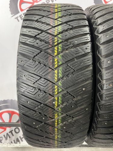 Goodyear UltraGrip Ice Arctic SUV R18 265/60