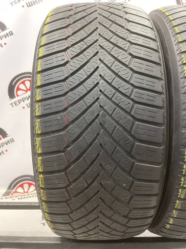 Yokohama BluEarth V906 R18	235/45