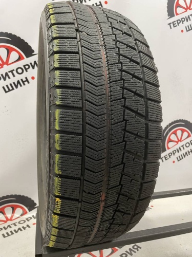Bridgestone Blizzak VRX 215/55 R17
