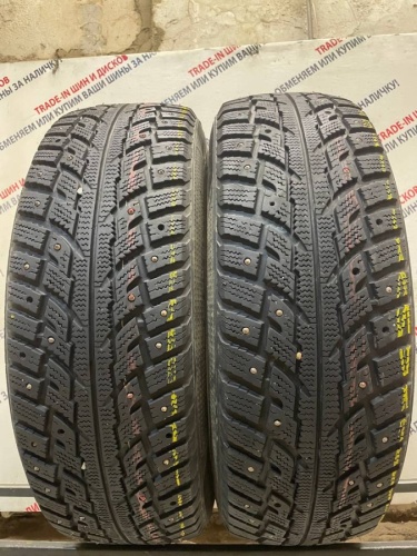 Kumho I'Zen RV Stud KC16 R16 215/70