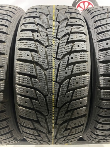Hankook Winter I'Pike R17 215/50